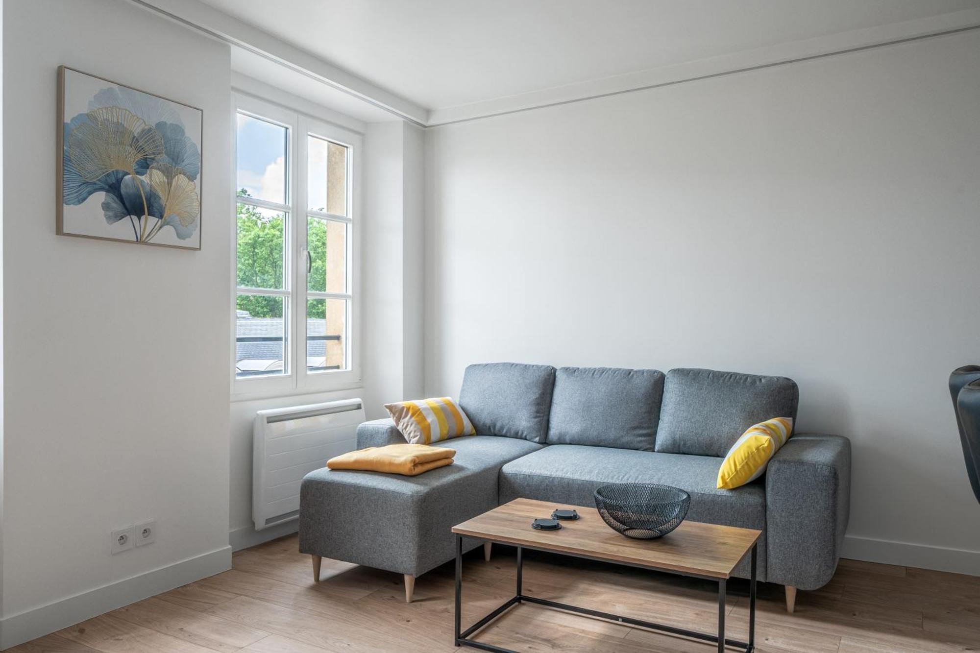 Le Versailles Soleil Classe 3 Etoiles Charme & Vue Chapelle Royale Ngoại thất bức ảnh